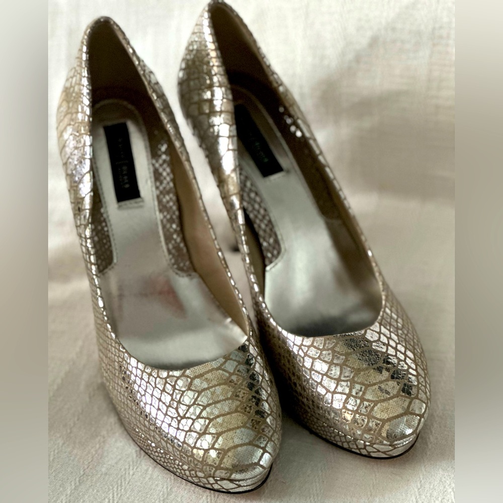WHBM Leather Faux Snake Silver Stilettos Sz 10M  “Snowflake”. No scuffs/ peeling